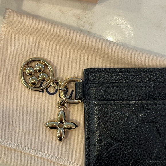 Louis Vuitton LV Charms Card Holder - Picture 7 of 8